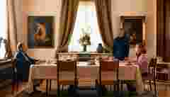 «Найбагатша жінка світу»: чим цікавий цей фільм