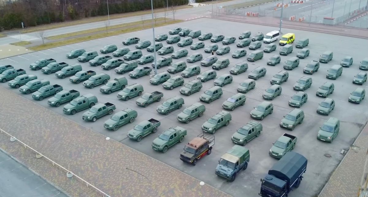 Президент нагородив відзнакою «Золоте серце» чотирьох волонтерів із Львівщини