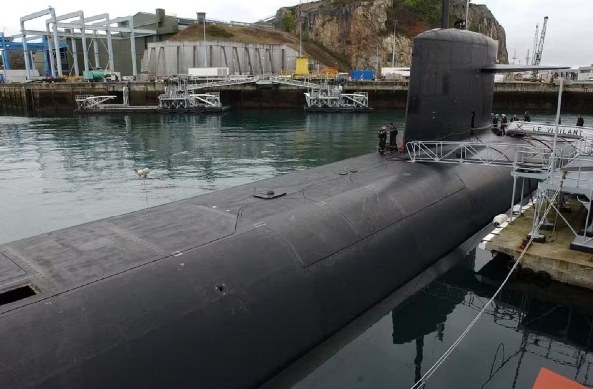 Армія Франції відкрила вогонь по дронах, що летіли над базою ВМС з атомними субмаринами