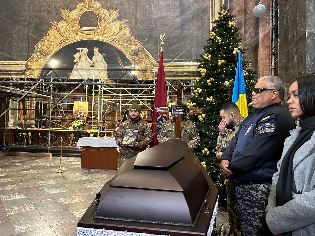 Прощальна молитва відбувалася у Гарнізонному храмі. Фото ZAXID.NET