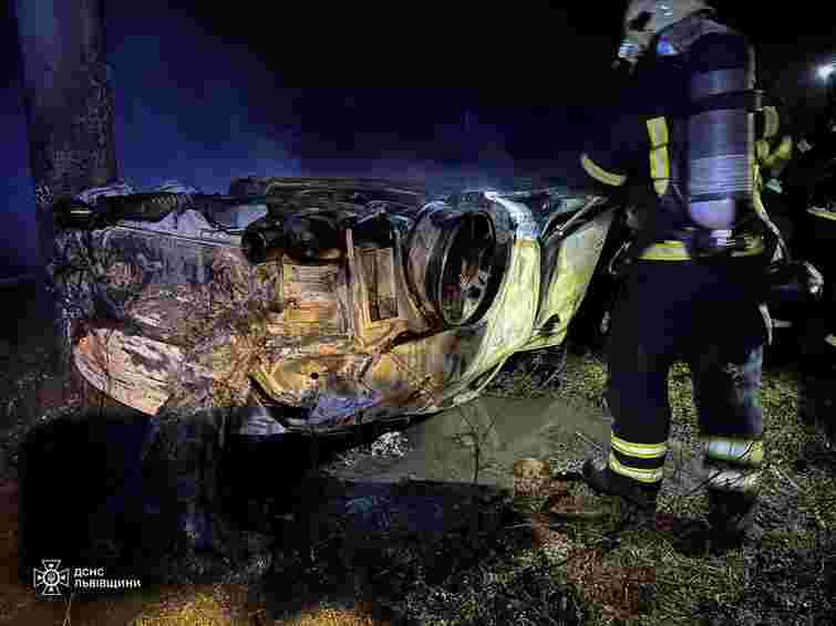 У Сокільниках повністю згорів автомобіль Hyundai Coupe