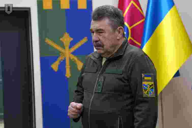 У нагородженні бійців ТрО взяв участь скандальний ексміністр оборони часів Кучми