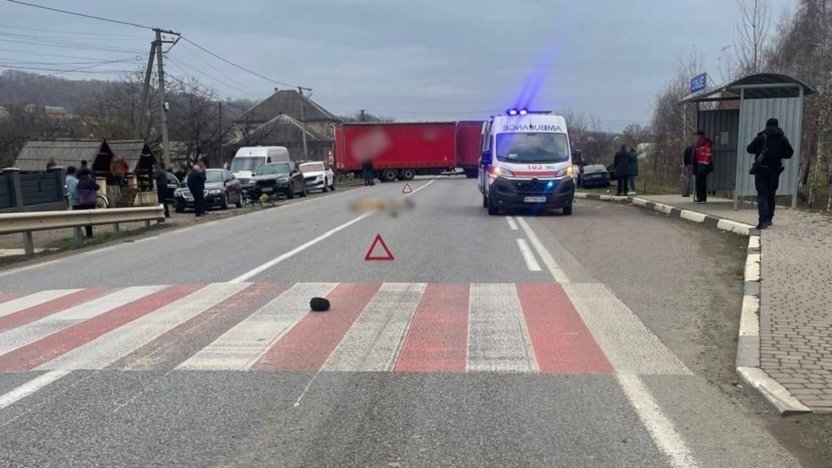 На Закарпатті водійка Škoda на смерть збила велосипедиста на пішохідному переході