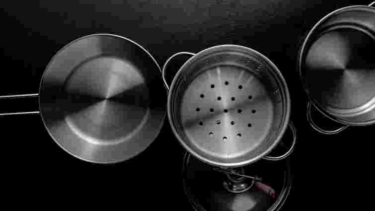 «Металічний» чи «металевий»: що означають ці слова і коли яке потрібно вживати