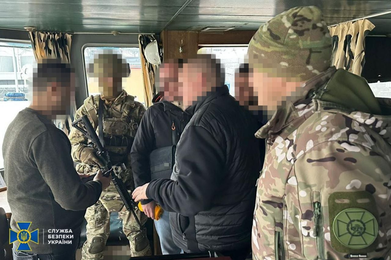 Члени екіпажу затриманого судна