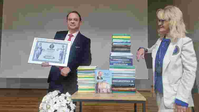 Львівський науковець є рекордсменом з найбільшою кількістю написаних книжок з медицини