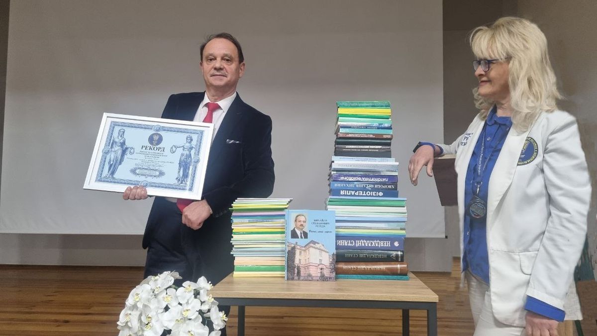 Львівський науковець є рекордсменом з найбільшою кількістю написаних книжок з медицини