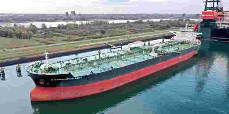 У Чорному морі дрони СБУ уразили російський танкер тіньового флоту