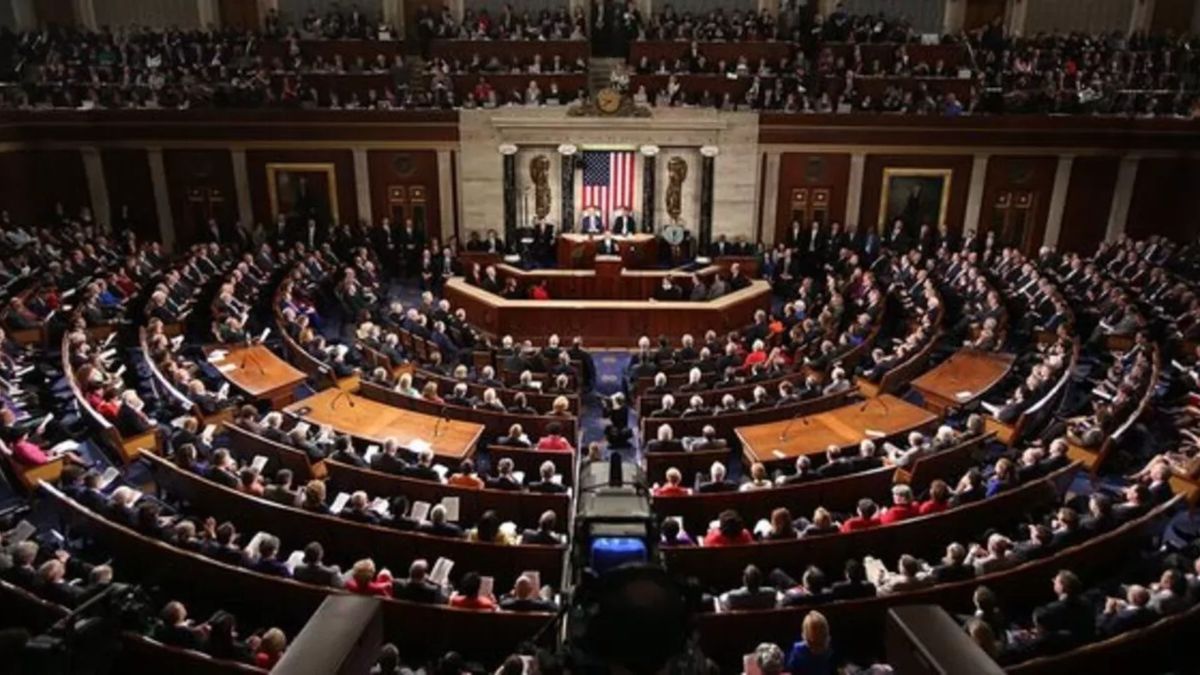 Палата представників США схвалила законопроєкт про оборону з фінансуванням для України