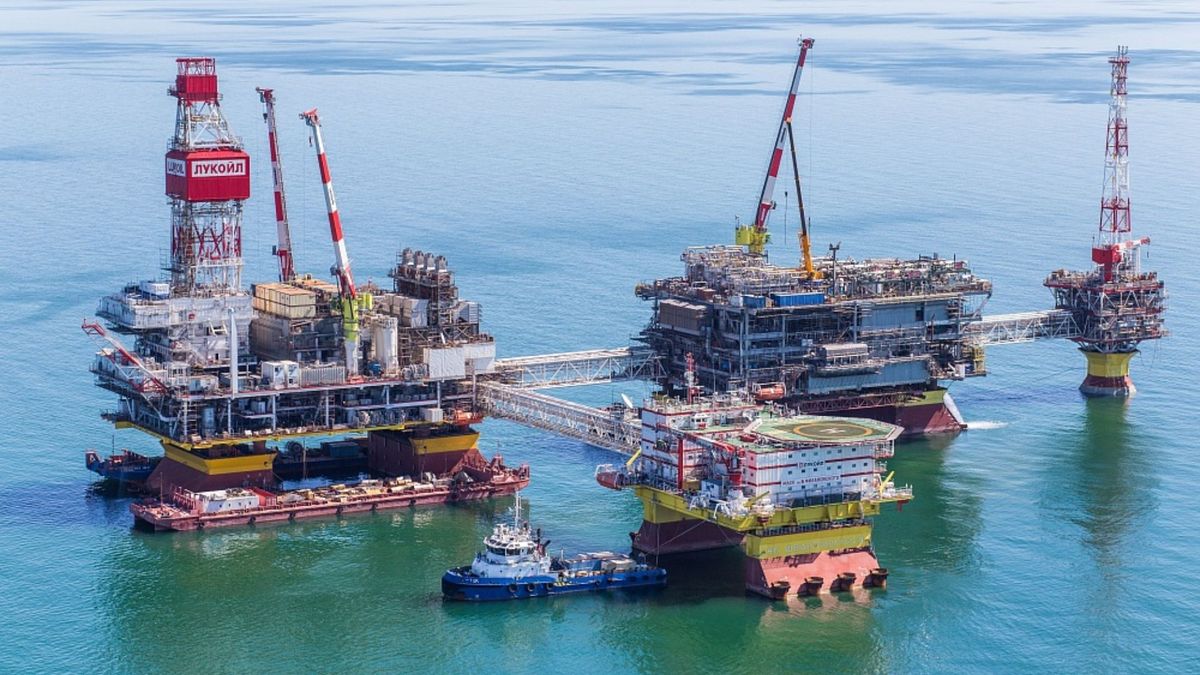 СБУ вперше уразила нафтовидобувну платформу в Каспійському морі