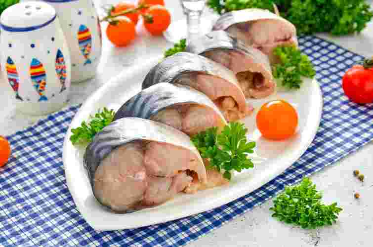 Засолена у пакеті скумбрія. Рецепт дня