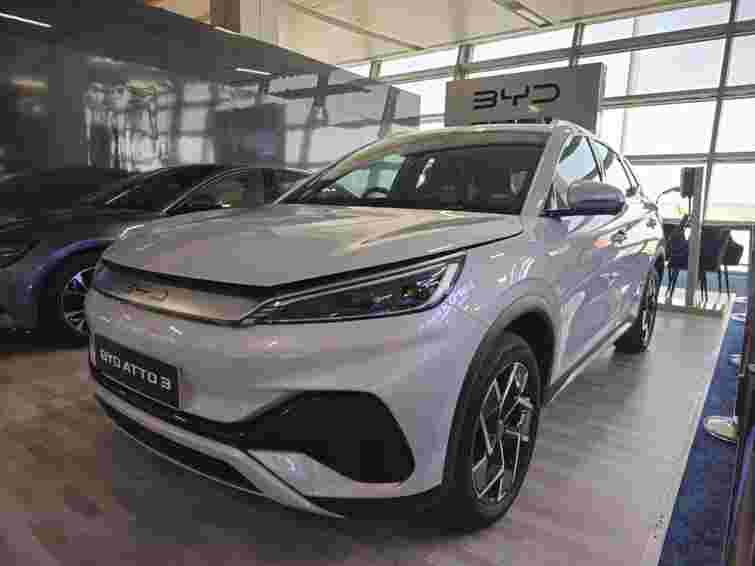 Українці купили понад 11 тис. електрокарів у листопаді: які моделі найпопулярніші