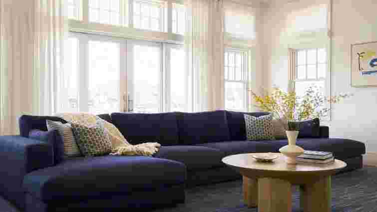 Нейтральна вітальня заграє по новому: які кольори ви можете додати без ризику