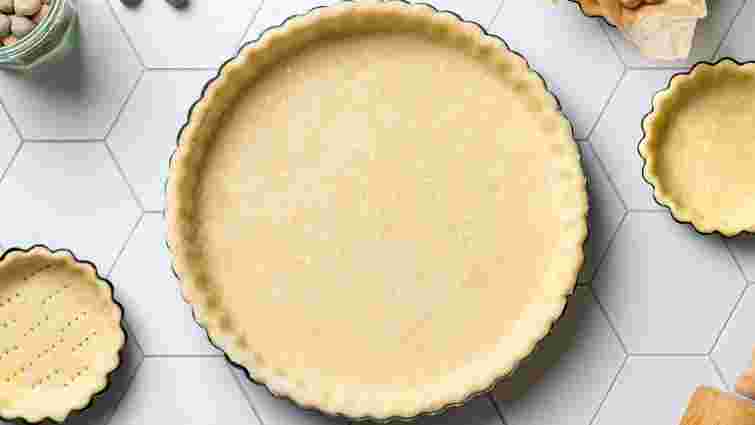 Смак і текстура зміниться кардинально: навіщо ставити пісочне тісто в холодильник