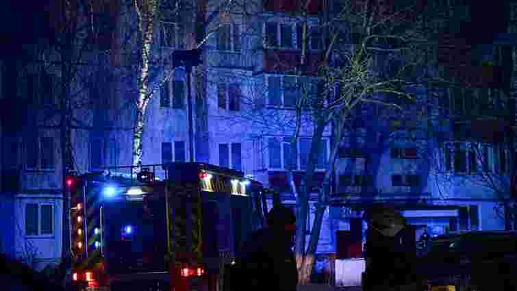 На балконі багатоквартирного будинку у Чернівцях вибухнув генератор