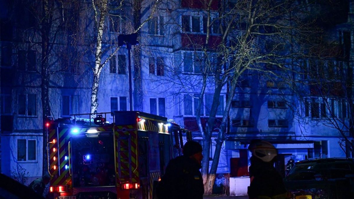 На балконі багатоквартирного будинку у Чернівцях вибухнув генератор
