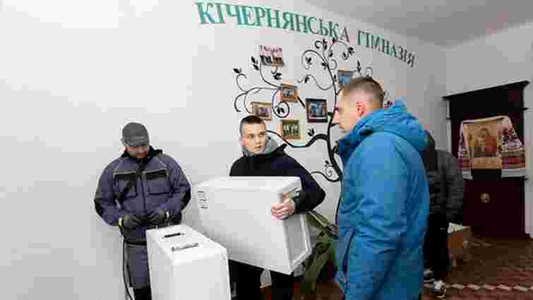 Світло для гірських шкіл: як бізнес на Закарпатті підтримує громади взимку