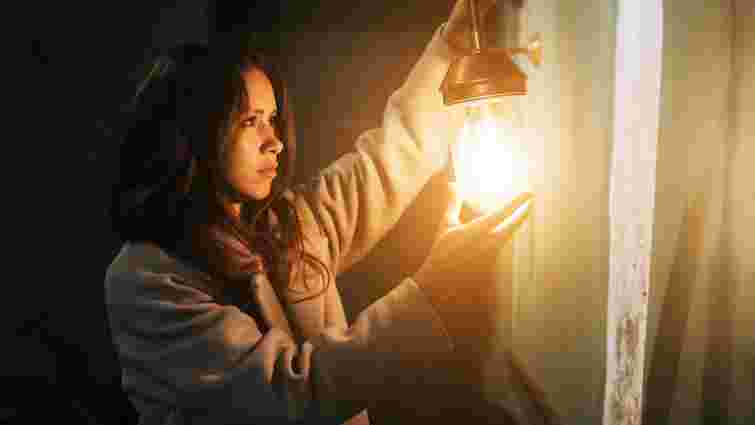 Чому на заході менше відключають світло, коли на сході тривалі обмеження: пояснення ДТЕК