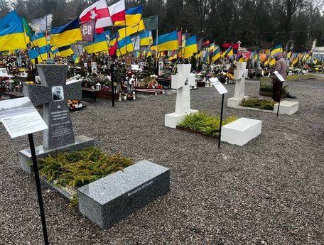 У Львові показали зразки намогильних плит майбутнього військового меморіалу