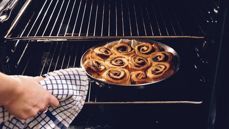 Секрет, якого вам бракувало: навіщо ставити сіль в духовку