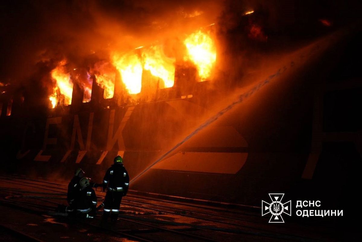 Володимир Зеленський повідомив про атаку росіян на цивільне судно у порту «Чорноморськ»