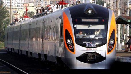 Два міжнародні рейси «Укрзалізниці» зупинили через повідомлення про замінування