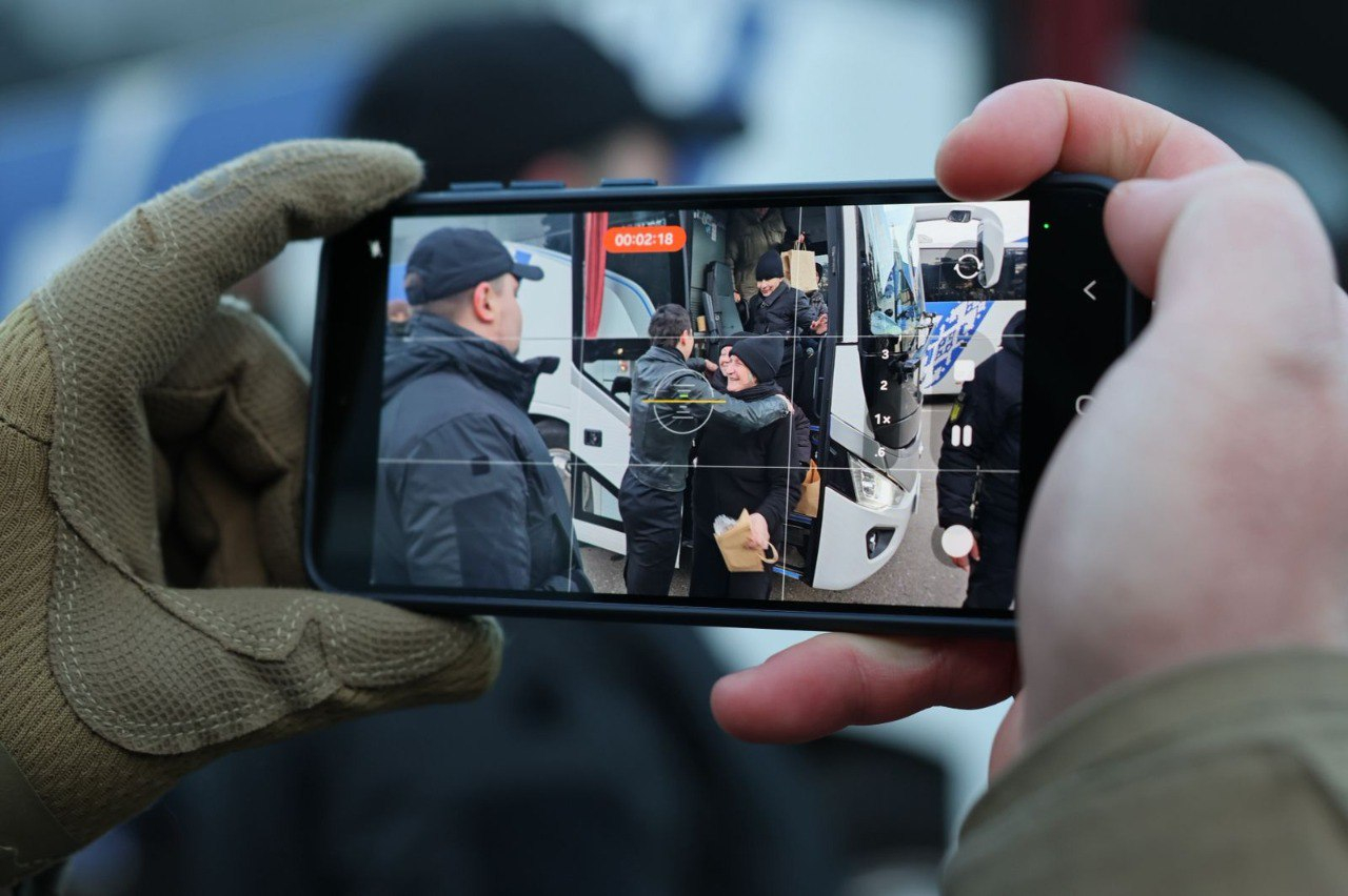 Фото Координаційного штабу з питань поводження з військовополоненими, звільнені політв'язні