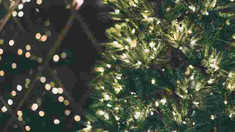 Чи безпечно залишати гірлянди увімкненими на всю ніч: позиція експертів