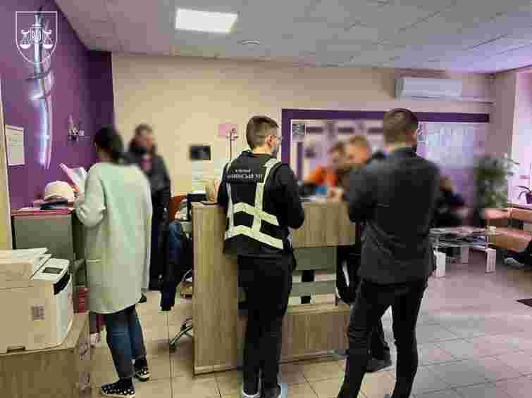 Німеччина екстрадувала підозрювану у торгівлі дітьми українку