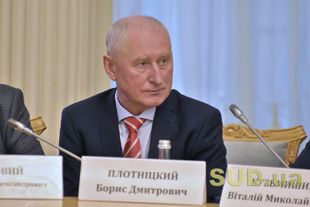 Обвинувачений у хабарі на 1 млн доларів львівський суддя уклав угоду про визнання вини