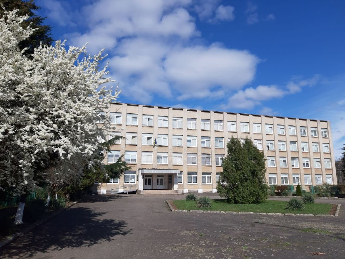 В Ужгороді ексдиректора школи підозрюють у закупівлі газу за завищеними цінами