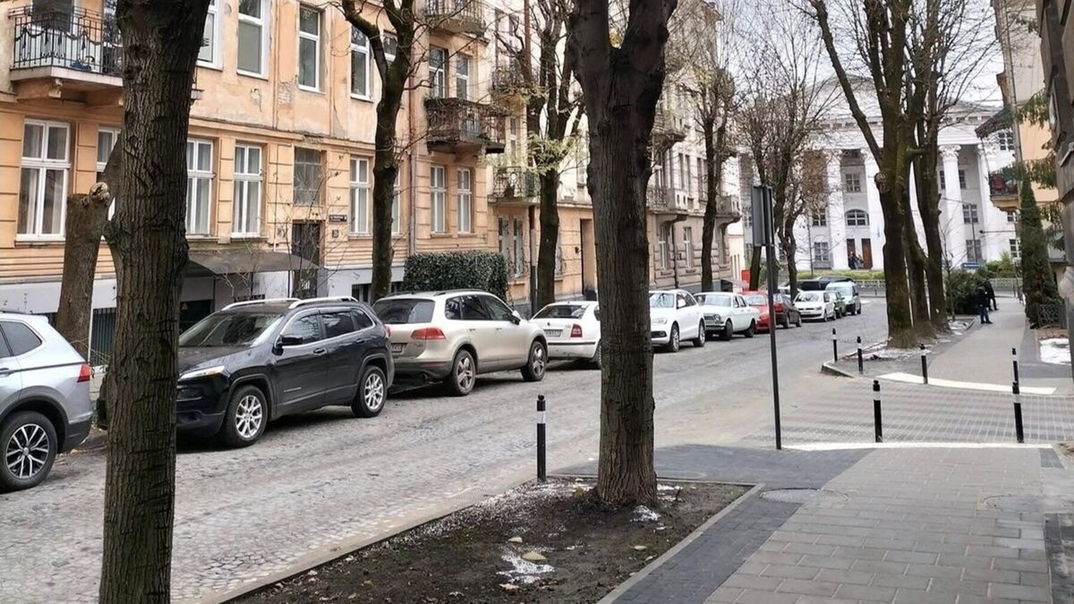 На вулиці Чернігівській у Львові запровадять односторонній рух транспорту
