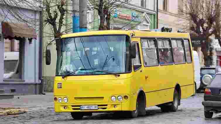 Через брак водіїв у Чернівцях припинить роботу один з основних автобусних маршрутів