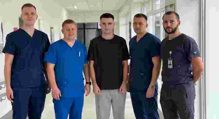 Хірурги врятували 28-річного львівʼянина з недугою, яка найчастіше проявляється у немовлят