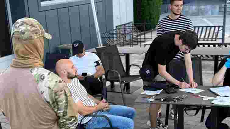 Суд виніс вирок колишньому львівському митнику, який брав хабарі за розмитнення авто