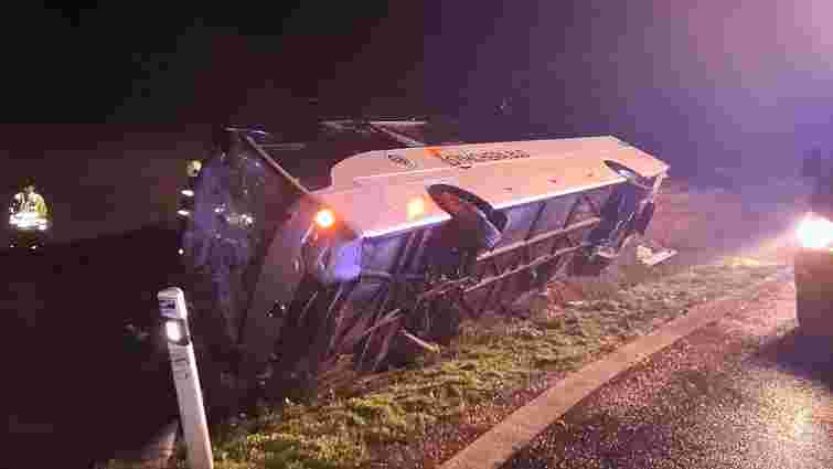 Вісім людей постраждали внаслідок перекидання автобуса Ужгород – Прага біля Братислави