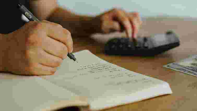 Скільки податків платитимуть ФОПи в 2026 році: розрахунок для різних груп