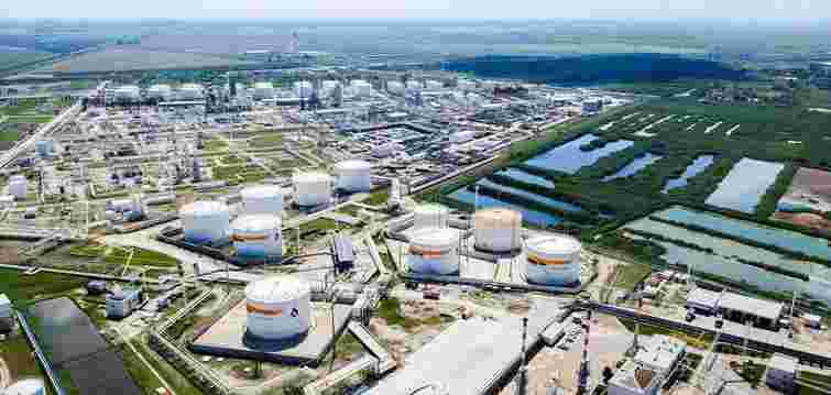 Безпілотники вночі уразили НПЗ у Краснодарському краї РФ