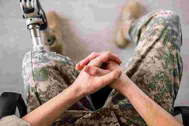 У Чернівцях ветерани звинуватили львівську фірму в неякісному протезуванні