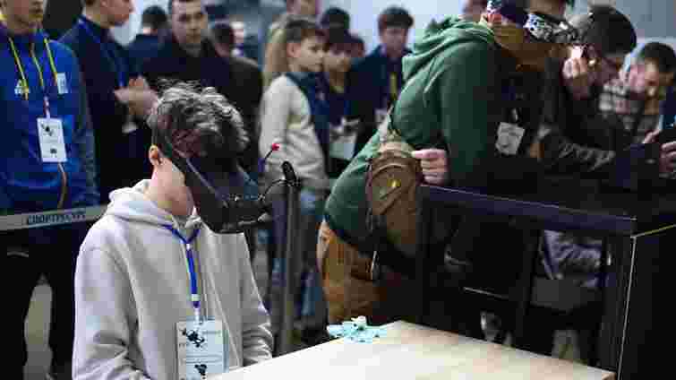 У Львові провели змагання з пілотування FPV-дронів серед школярів