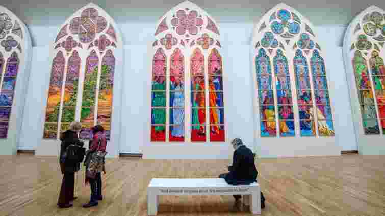 Вітражні вікна в паризькому соборі Нотр-Дам замінять на сучасні: як вони виглядають