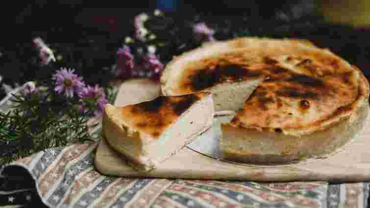 Це мало хто знає: яку головну помилку ви допускаєте при випіканні чизкейка