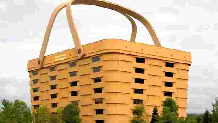 Танцюючі, криві, схожі на кошик: найдивніші будинки у світі, які вражають формою