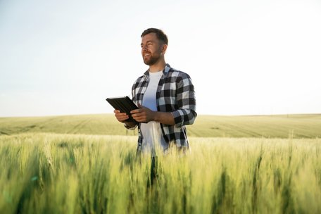 Юридичний супровід для аграріїв: як Open Agri Club допомагає фермерам захистити свій бізнес