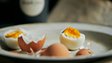 Киплячу чи холодну: у яку воду насправді треба класти яйця для варіння