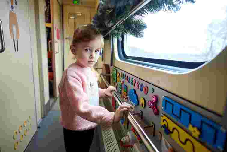 «Укрзалізниця» додала дитячі вагони для популярного маршруту в Карпати