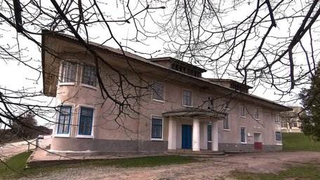 Палац із таємним ходом і шаховим орнаментом