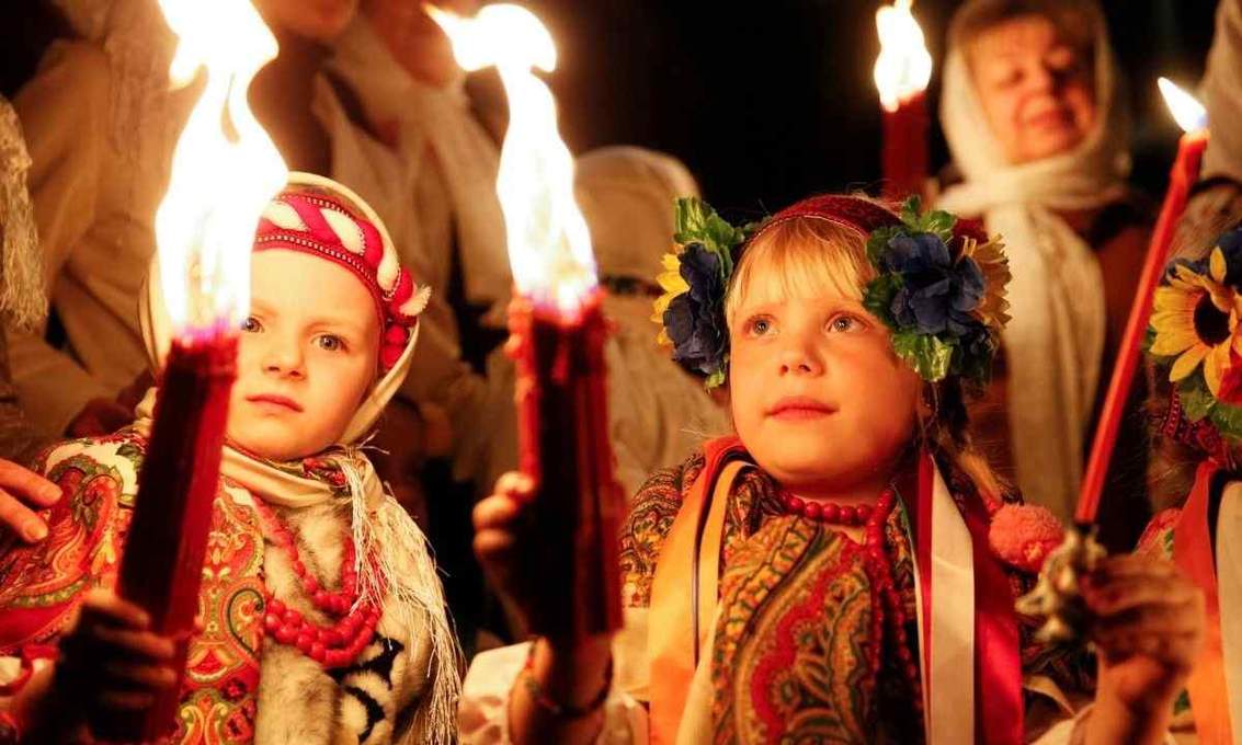 Щедрувати колядувати