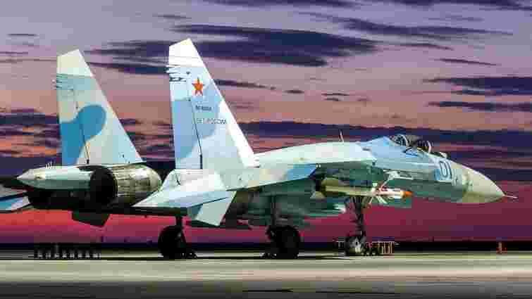 Далекобійні дрони уразили два літаки Су-27 на аеродромі у Криму