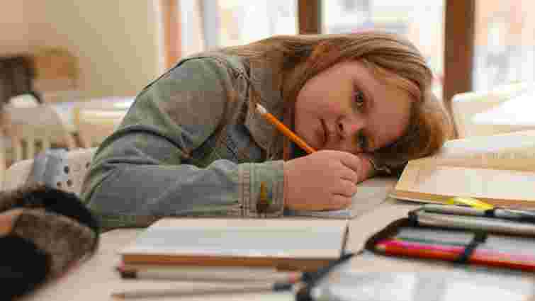 Легко запамʼятати: як писати «будь що» чи «будь-що»